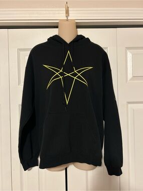 2019 Bring Me The Horizon Tour Black Hoodie with Neon Yellow Star Graphic - Men